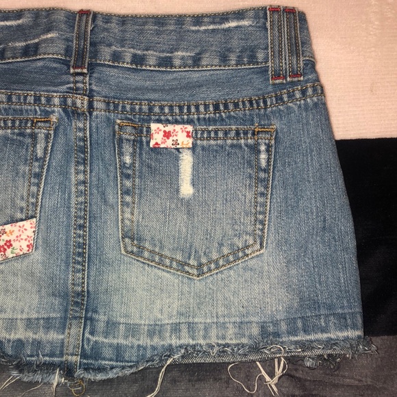 Small Floral Jean Skirt. - Picture 3 of 6